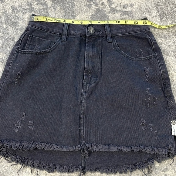One by One Teaspoon 2020 Mini Skirt Black Denim Jean Distressed High Rise 28 - Picture 8 of 14